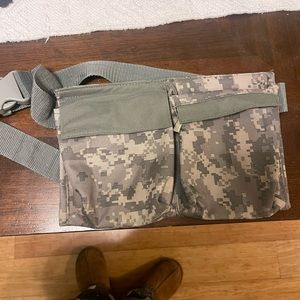 Camo Fanny pack -like new